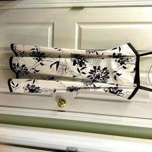 Black/white floral dress